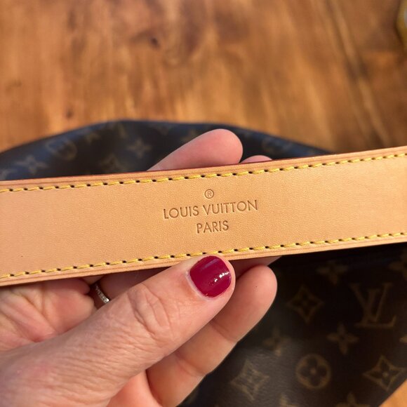 Authentic: Louis Vuitton LV Monogram Sully MM - Picture 10 of 14